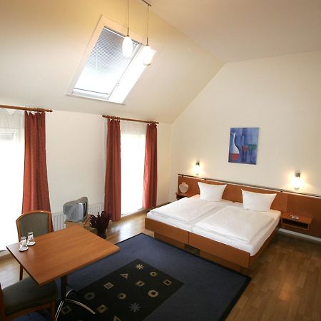 Hotel Pension Arta Berlino Esterno foto